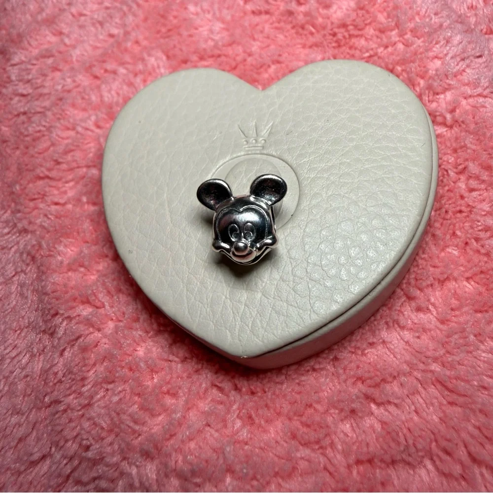 Minnie and Mickey Pandora Charms - Picture 6 of 8